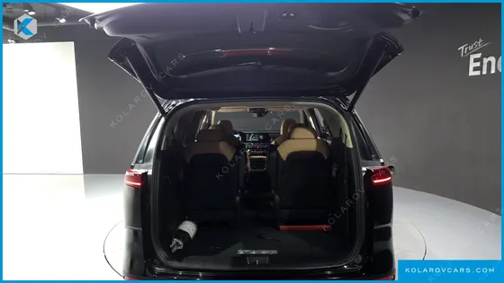 KIA CARNIVAL GASOLINE 9-SEATER SIGNATURE