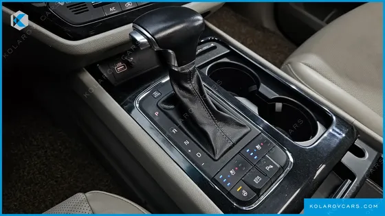KIA CARNIVAL 9-SEATER PRESTIGE