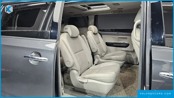 KIA CARNIVAL 9-SEATER PRESTIGE