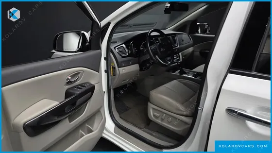 KIA CARNIVAL 7-SEATER LIMOUSINE