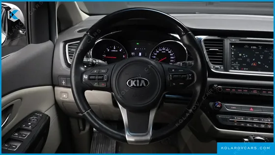 KIA CARNIVAL 7-SEATER LIMOUSINE