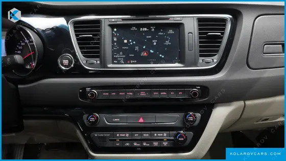KIA CARNIVAL 7-SEATER LIMOUSINE