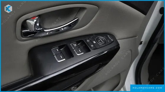 KIA CARNIVAL 7-SEATER LIMOUSINE