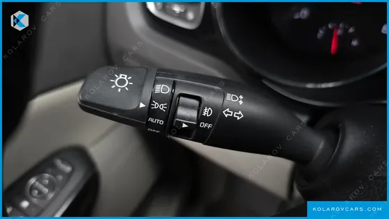 KIA CARNIVAL 7-SEATER LIMOUSINE