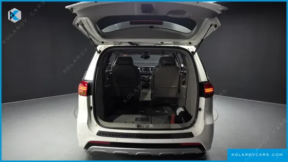 KIA CARNIVAL 7-SEATER LIMOUSINE