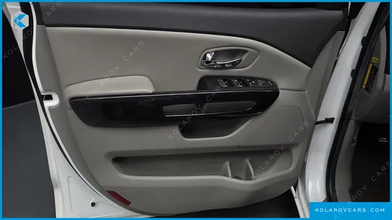 KIA CARNIVAL 7-SEATER LIMOUSINE
