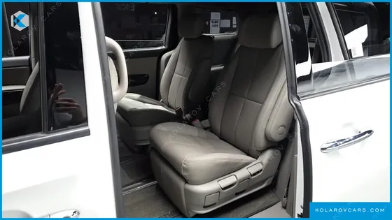 KIA CARNIVAL 7-SEATER LIMOUSINE