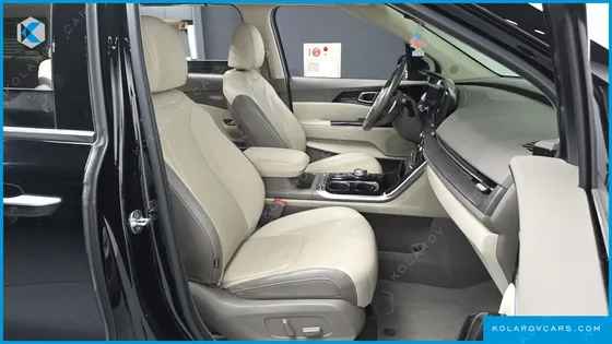 KIA CARNIVAL DIESEL 9-SEATER SIGNATURE