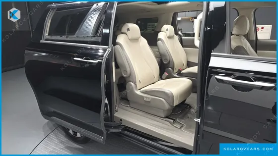 KIA CARNIVAL DIESEL 9-SEATER SIGNATURE