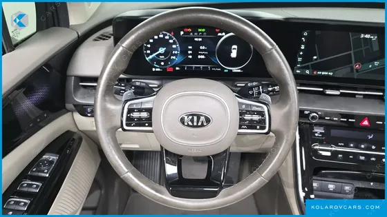 KIA CARNIVAL DIESEL 9-SEATER SIGNATURE