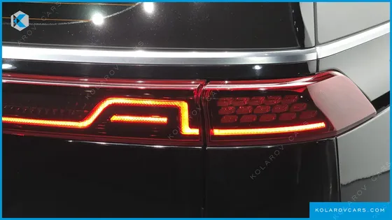 KIA CARNIVAL DIESEL 9-SEATER SIGNATURE