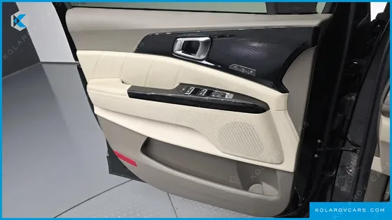 KIA CARNIVAL DIESEL 9-SEATER SIGNATURE