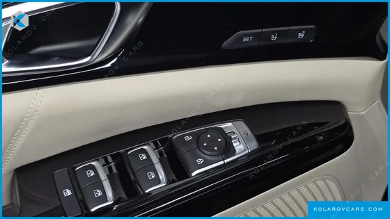 KIA CARNIVAL DIESEL 9-SEATER SIGNATURE
