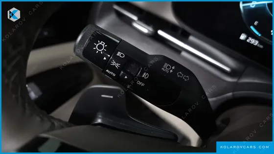KIA CARNIVAL DIESEL 9-SEATER SIGNATURE