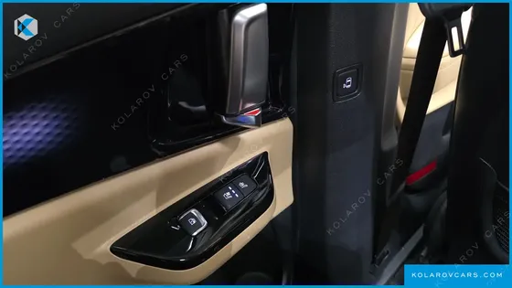 KIA CARNIVAL DIESEL 7-SEATER SIGNATURE