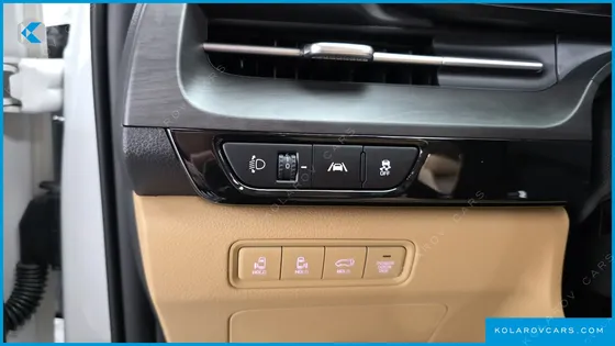 KIA CARNIVAL DIESEL 7-SEATER SIGNATURE