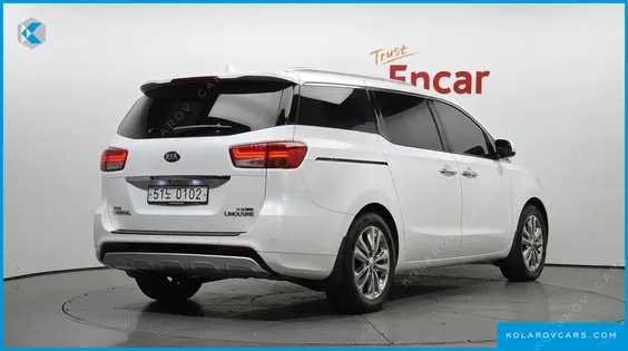 KIA CARNIVAL GASOLINE 7-SEATER LIMOUSINE