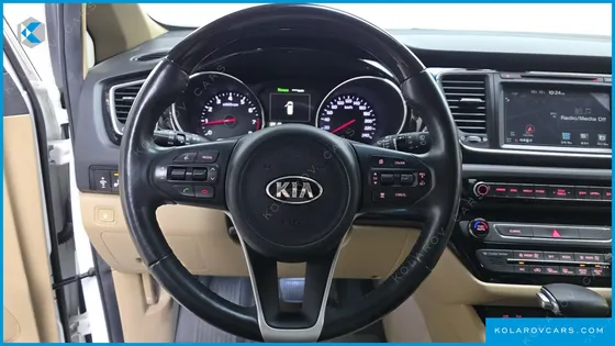 KIA CARNIVAL GASOLINE 7-SEATER LIMOUSINE