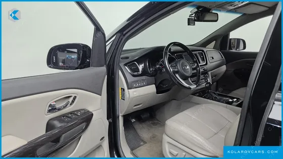 KIA CARNIVAL 7-SEATER LIMOUSINE