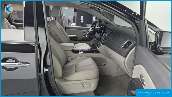 KIA CARNIVAL 7-SEATER LIMOUSINE