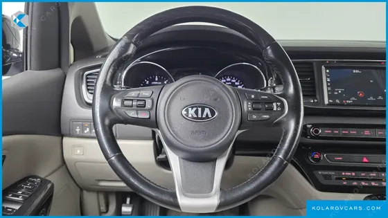KIA CARNIVAL 7-SEATER LIMOUSINE