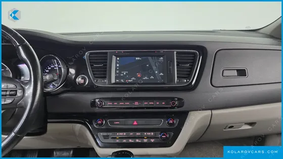 KIA CARNIVAL 7-SEATER LIMOUSINE