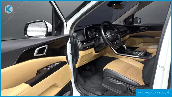 KIA CARNIVAL DIESEL 9-SEATER PRESTIGE