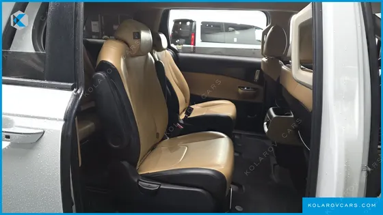 KIA CARNIVAL DIESEL 9-SEATER PRESTIGE
