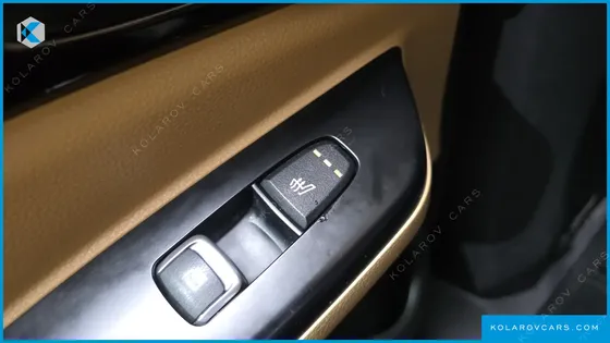 KIA CARNIVAL DIESEL 9-SEATER PRESTIGE