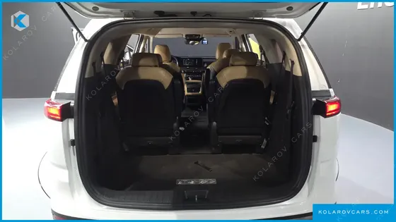 KIA CARNIVAL DIESEL 9-SEATER PRESTIGE