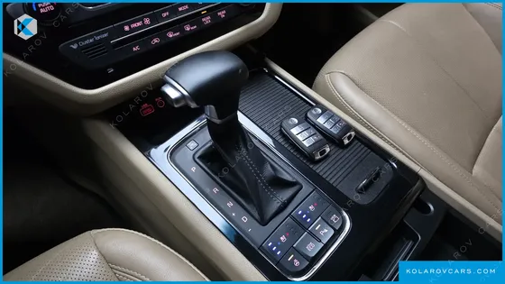 KIA CARNIVAL 9-SEATER NOBLESSE