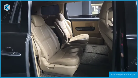 KIA CARNIVAL 9-SEATER NOBLESSE