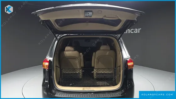 KIA CARNIVAL 9-SEATER NOBLESSE
