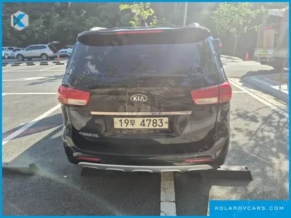 KIA CARNIVAL 9-SEATER PRESTIGE