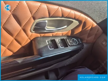 KIA CARNIVAL 9-SEATER PRESTIGE