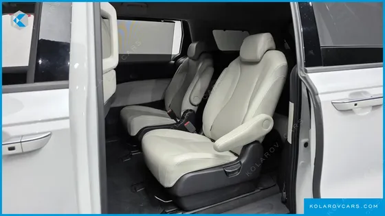 KIA CARNIVAL DIESEL 9-SEATER NOBLESSE
