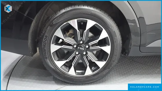KIA CARNIVAL DIESEL 9-SEATER PRESTIGE
