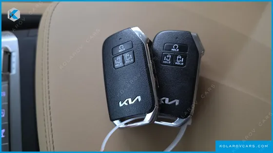 KIA CARNIVAL DIESEL 9-SEATER PRESTIGE