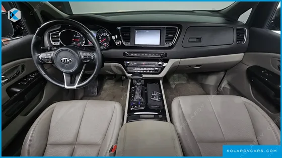 KIA CARNIVAL 7-SEATER LIMOUSINE