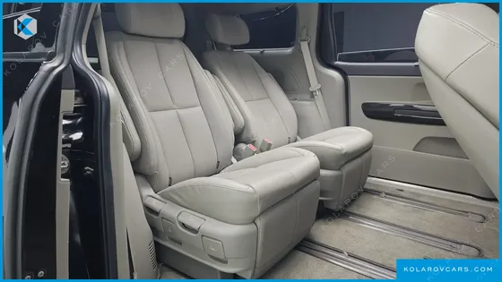 KIA CARNIVAL 7-SEATER LIMOUSINE