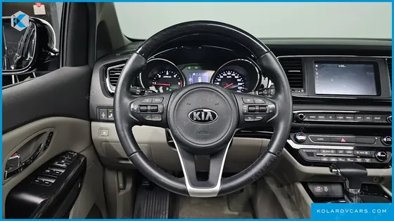 KIA CARNIVAL 7-SEATER LIMOUSINE