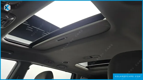 KIA CARNIVAL 7-SEATER LIMOUSINE
