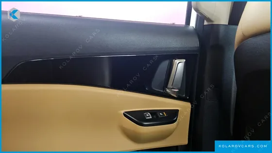 KIA CARNIVAL DIESEL 9-SEATER PRESTIGE