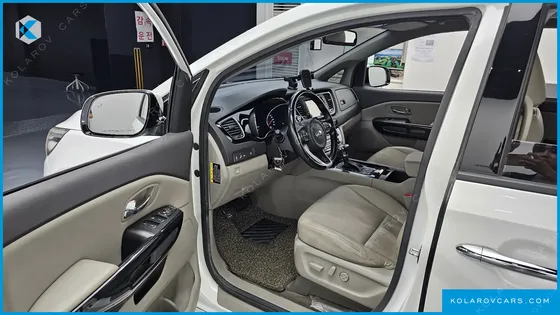 KIA CARNIVAL 9-SEATER PRESTIGE