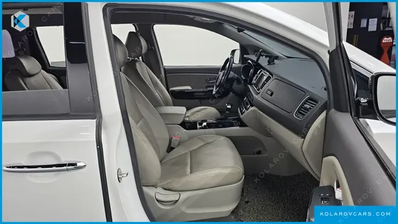 KIA CARNIVAL 9-SEATER PRESTIGE
