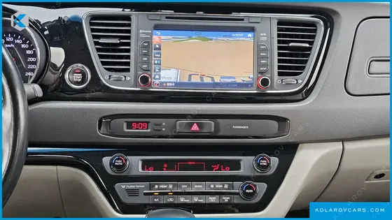 KIA CARNIVAL 9-SEATER PRESTIGE