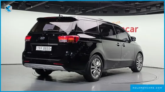 KIA CARNIVAL 9-SEATER PRESTIGE