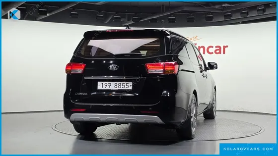 KIA CARNIVAL 9-SEATER PRESTIGE