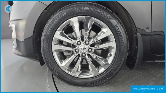 KIA CARNIVAL 9-SEATER PRESTIGE
