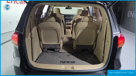 KIA CARNIVAL 9-SEATER PRESTIGE